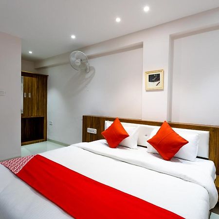 Oyo 29585 The Cliff Hotel Indore Exterior photo