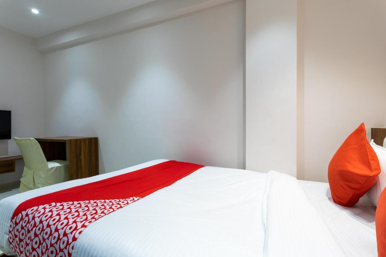 Oyo 29585 The Cliff Hotel Indore Exterior photo